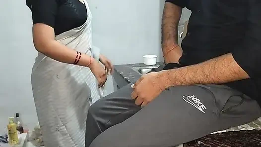 Hizmetçi maaş artışı istediğinde işveren maaşını artırdı.