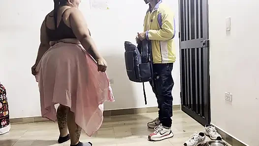 Pizzacıyı sikiyor/ ve bu oldu