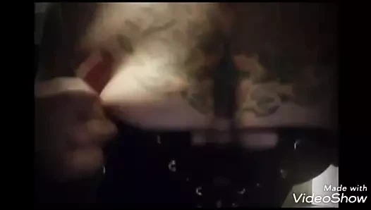 bana büyük tatted titties yanıp sönen