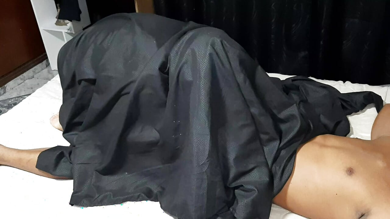 Sıcak MILF sikimi emiyor