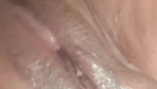 Sadece yarağını düşünmek bunu amcığıma yapıyor