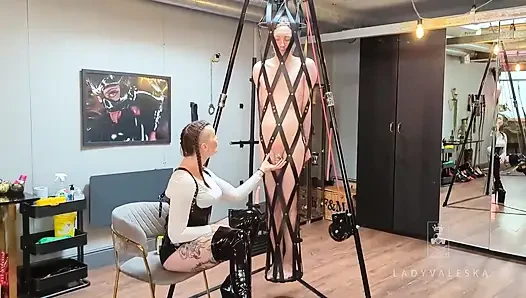 Chastity'den serbest bırakıldı. CBT için