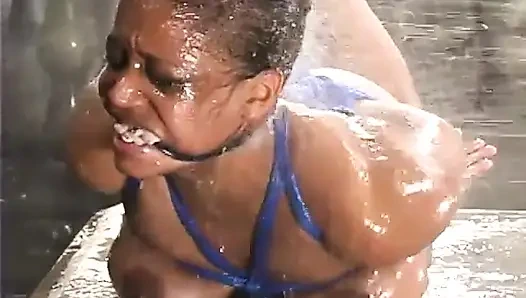 Sinnamon Love ve Sgt. Major