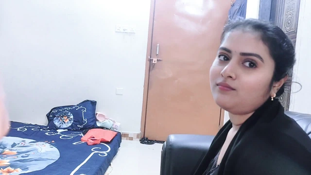 Eshita.güzel terzi kız evime geliyor ve bana zar zor sikişmeyi öğretiyor.