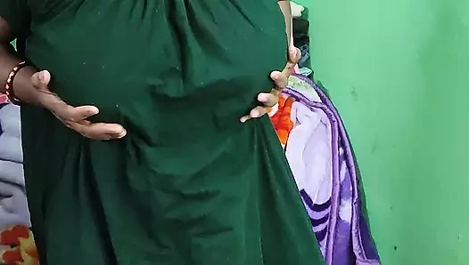 desi teyze işemek ve parmak KEDİ