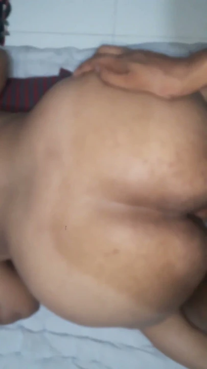 Hintli kız erkek arkadaşını sert sikiyor | Bölüm 1
