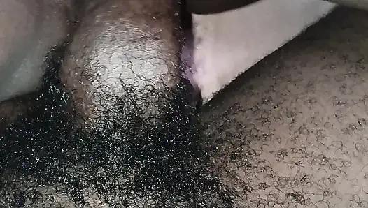 Ev bakıcısı amcığını gerdiriyor