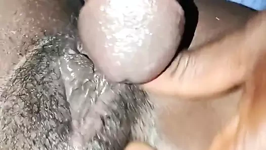 Beni nazikçe sik ve amcığımın içine boşal