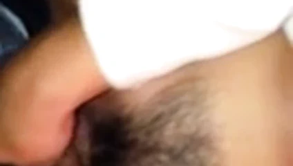 frottage de queue contre son minou