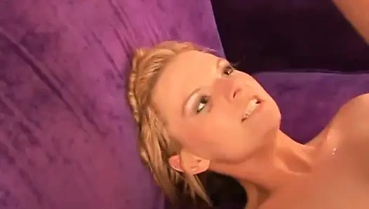 Ateşli yuvarlak göt için büyük bir yarak