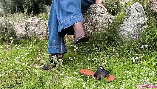 Terli naylon ayaklarla Yunan dağ ayak işi - Tabanlarımda açık hava kremli turta