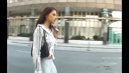 Niki Belluci yarak emiyorken filme alınılmaya bayılıyor. niki bellucci, jonny g - sapık orta yaşlı seksi kadınlar