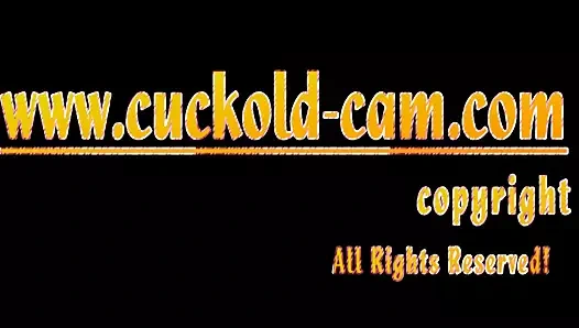 Usta becermek onun sarışın tavşanı üzerinde insan yatak