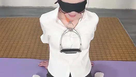 An Office Lady, After Work, Secretly Asks Her Host for a Job Appointment Behind Her Boyfriend's Back