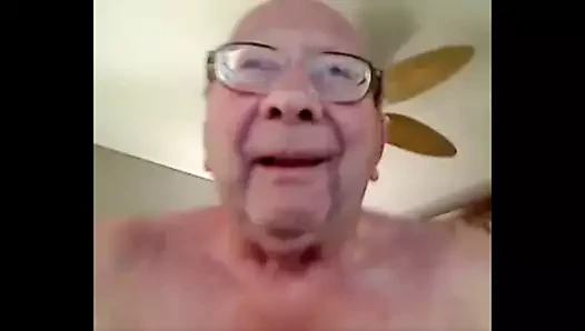 büyükbaba gösteri üzerinde cam