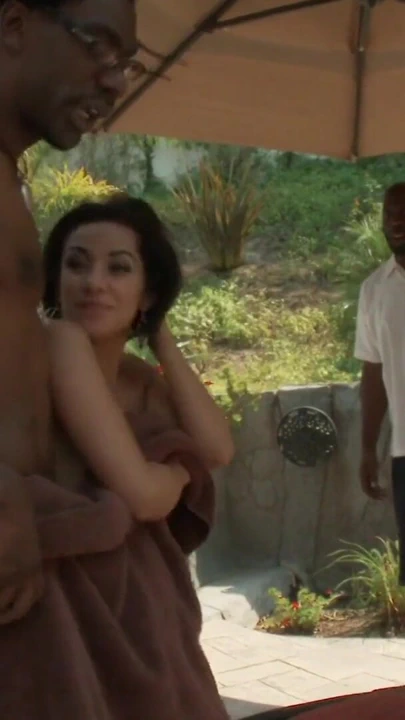 "Zeytin tenli bal siyah yarağa binerken amını ovuyor" dan heyecanlı an