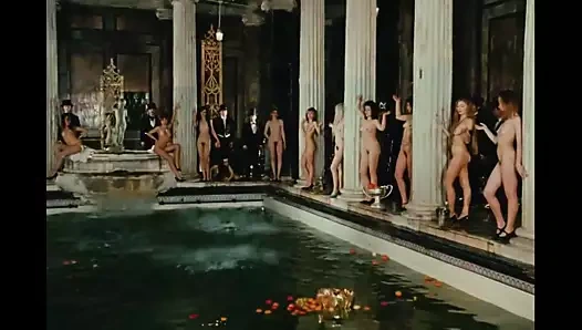 Çıplak ünlüler (sadece göğüsler sahne 2)