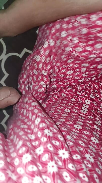 Bu gece hintli kız arkadaşının kız kardeşini sikiyor