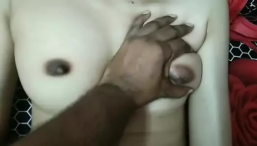 Göğüslerini okşuyor derlemesi - gerçek karı koca seks, büyük göğüsler