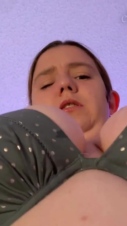 Обязательный для обмена момент из "Домина Marie скачет на тебе - в видео от первого лица, cei, инструкция по - три оргазма-вибраторов - толстушка бикини и WeVibe"