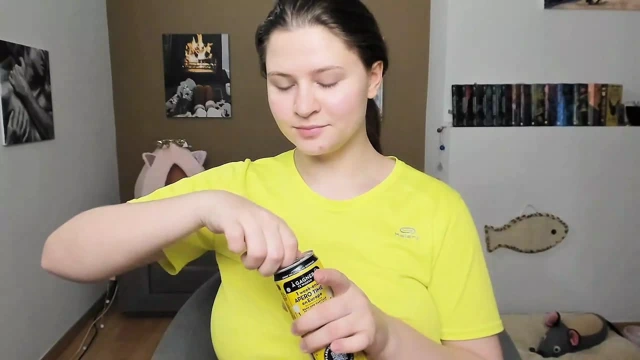 Şişman fetiş - makarna yiyor ve soda içiyor