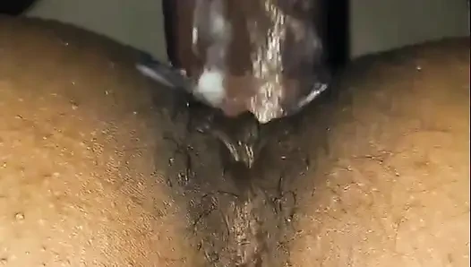 Yetenekli travesti beni iyi sikiyor.