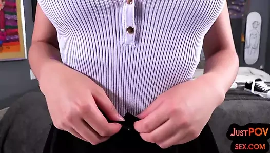 21 yaşındaki bakış açısı amatör sürtük Hitachi zevki sonrası sikiliyor