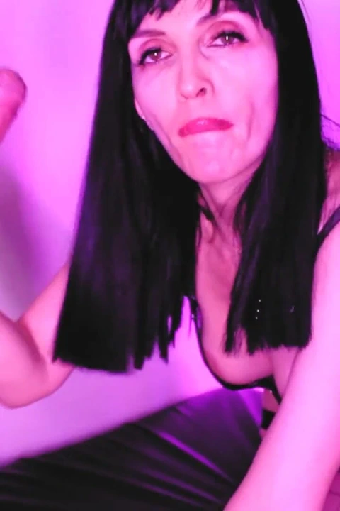 Esmer oral seks sikiş ağız amcık gonzo fetiş orta yaşlı seksi kadın eva lateks büyük yarak emiyor ateşli olgun