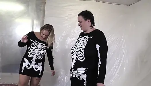 Sarah ve Ashley kinky gunky cadılar bayramı