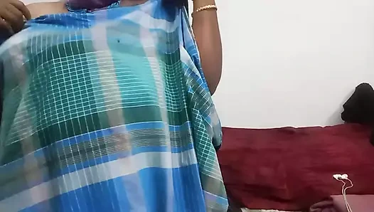 Tamil güzel ev hanımı koca arkadaşını sikiyor aldatan evli kadın çok güzel vücutlu büyük doğal meme uçları ateşli göğüsler