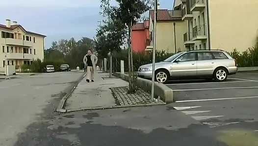 Transın poposuna bir lolipop koyup, sonra onu poposundan sikmek ve poposu sikmek