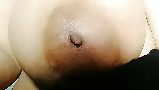 Büyük yağlanmış memeler