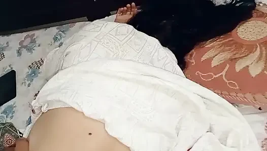 Göte anal boşalmaya çalışıyorum