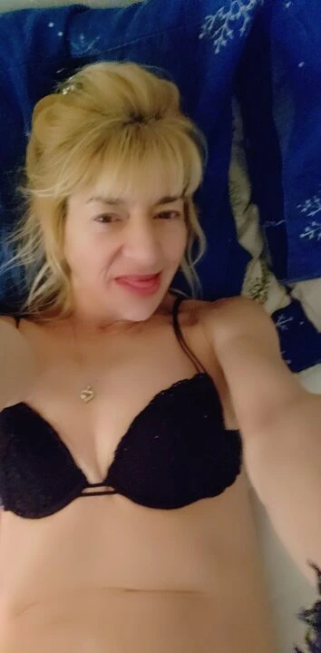 Cougarlishis dik milf dity anne sıska beyaz sarışın kız soyunma arasında sen