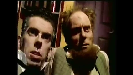 Emily'nin üstsüz dansı