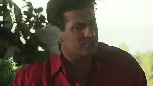 Güzel götlü kadın azgın olmaya daha fazla dayanamayıp açık havada sikiliyor