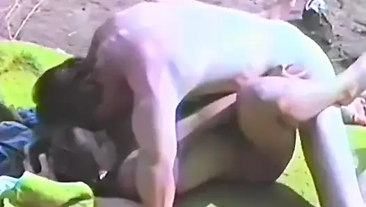 Tıraşlı amatör amcık dövüyor