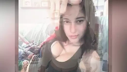 Komşumun kedisini sütle dolduruyorum - güzel latin