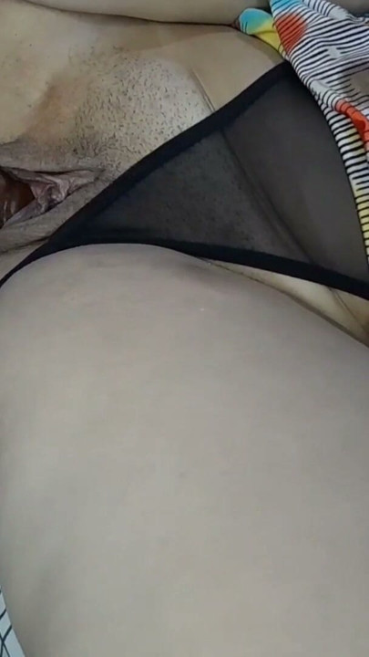 Üvey kız üvey babası için çifte penetrasyon yapıyor, götüne tıkaç ve amına dildo sokuyor | Klip 1