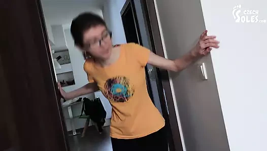 Kokmuş ayaklar boğuyor ve hakimiyet kuruyor - teaser