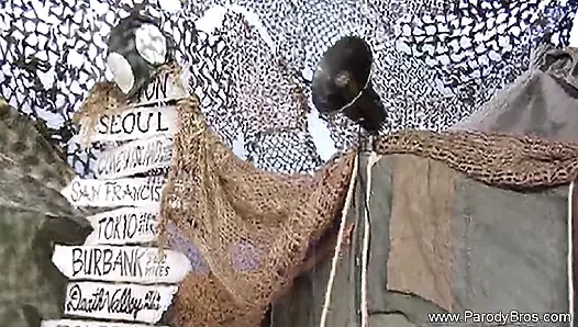 Onu daha sert ve sert sikiyorum