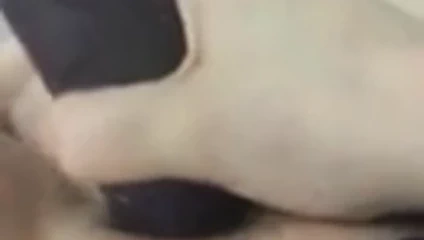 Boşalmak sürtük ve ona oyuncaklar