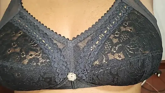 İri göğüslü Asyalı orta yaşlı seksi kadın süper ateşli video