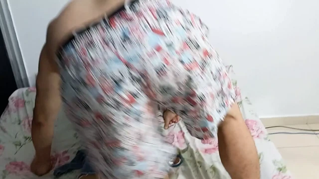 Üvey kız kardeşime lezzetli bir masaj yapıyorum ve sonunda onu sikiyorum. (bölüm 1)