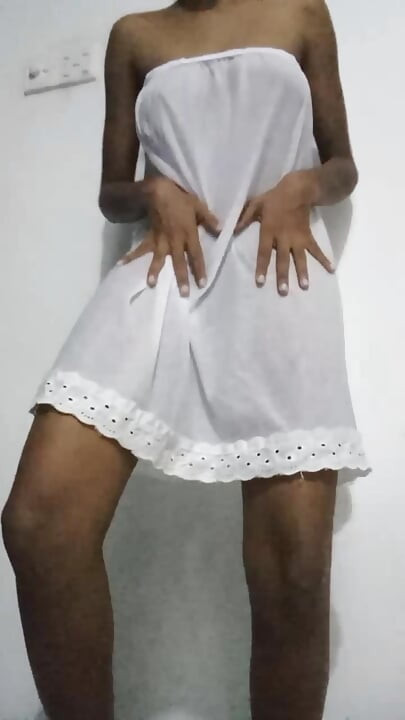 Sri lankan cute girl sexy stripdance with sexy underskirt