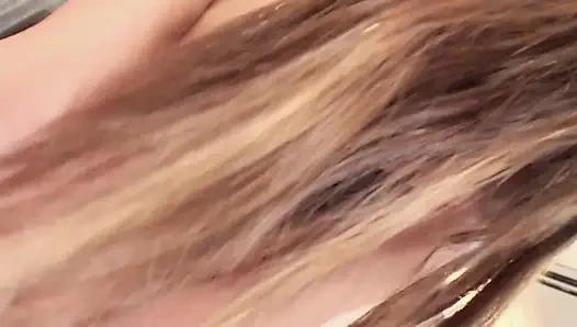 Seks turisti Asyalı amcığını vahşi bir şekilde sikiyor