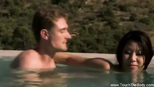 Yağlar kullanarak vücuda masaj