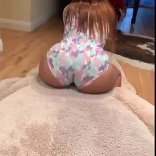 Büyük ganimet kaltak alay bir oyuncak ayı