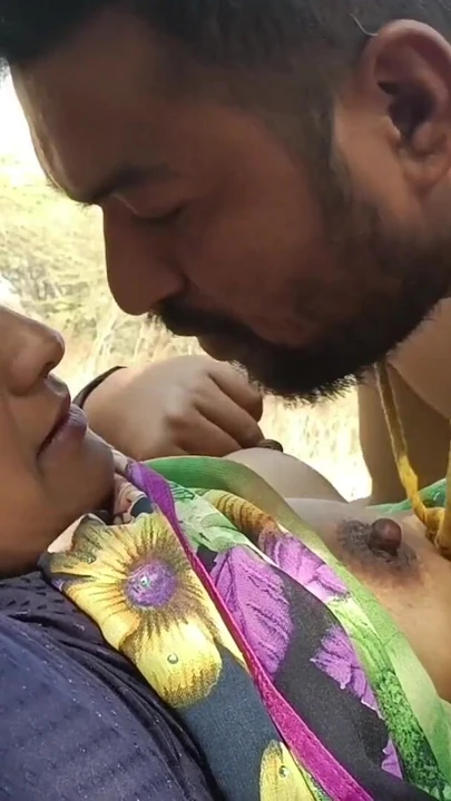 Сногсшибательный момент из "секса в джунглях Маратхи"