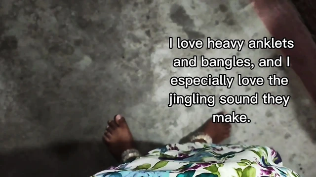 Yarağım çok susamış. Susuzluğu sadece birinin amcığı tarafından giderilebilir.